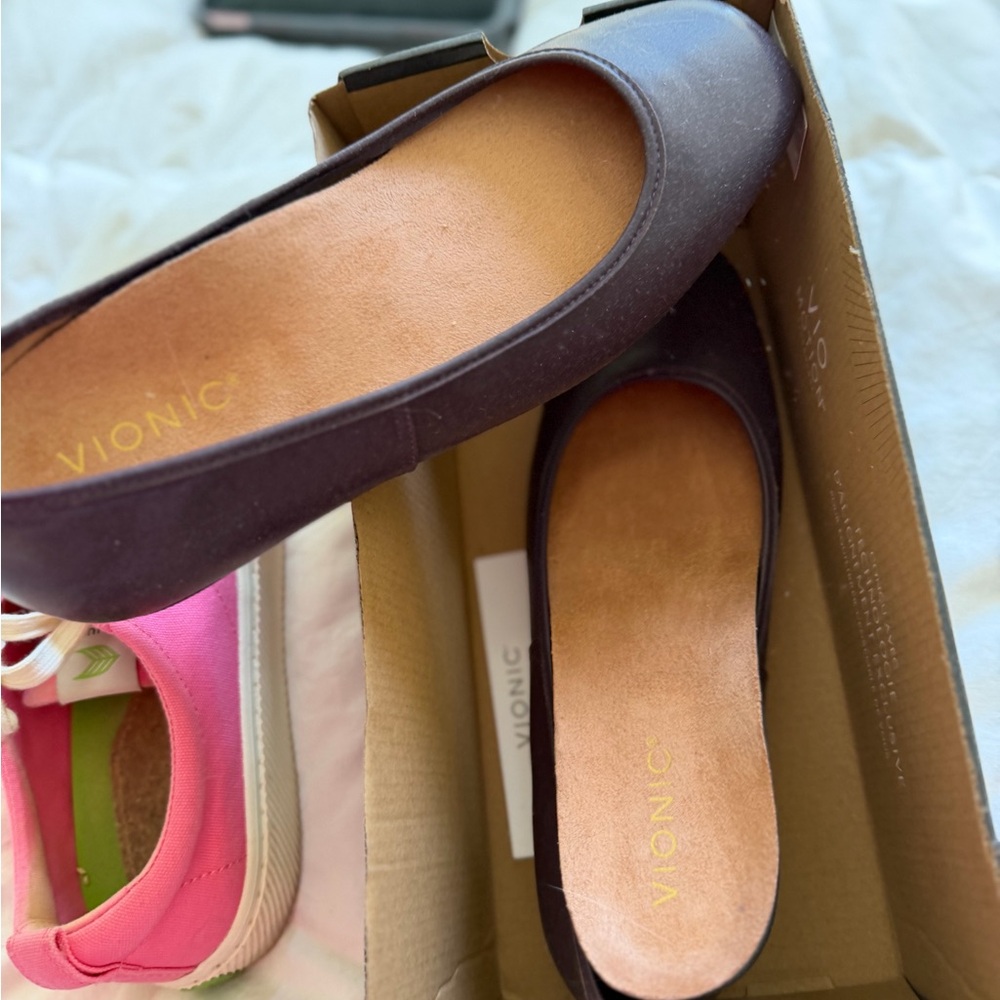 Vionic Women's Slip-On Ballet Flat in Brown